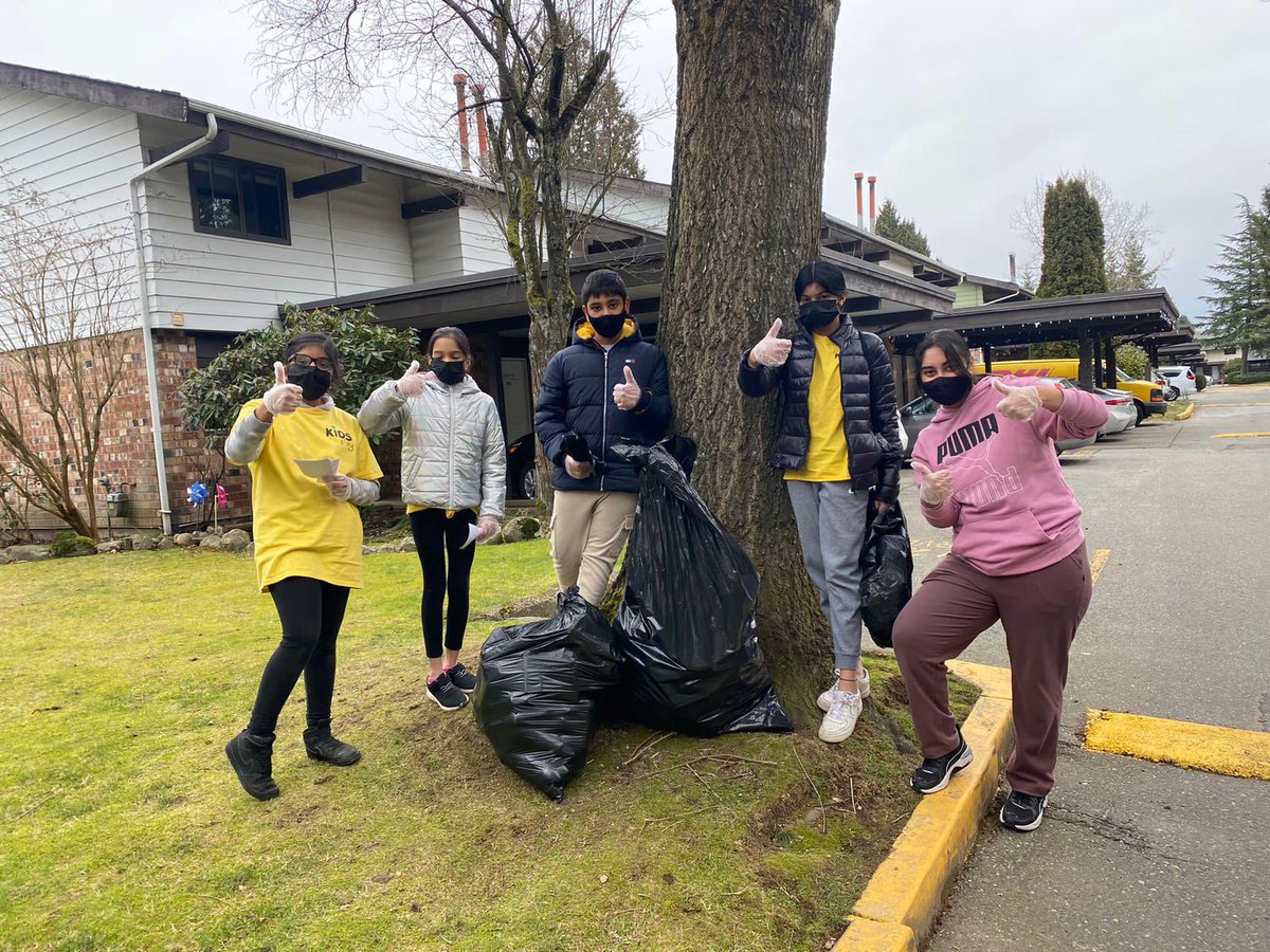 KidsPlayFounda1's tweet photo. The KidsPlay #operationgreen team has been working hard educating youth on protecting the environment, restoring damaged ecosystems and living a more sustainable life. Through our programs, our youth are planting trees, initiating recycling efforts, and helping with  cleanups. https://t.co/fLBbK7OSzn
