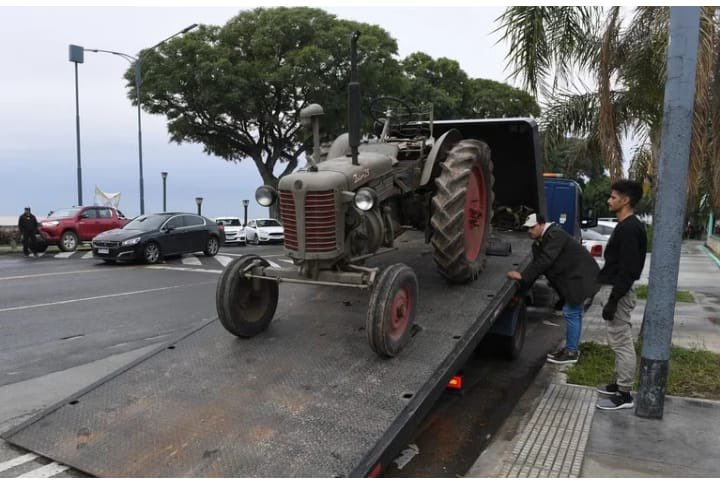 <a href="/javierlanari/">Javier Lanari</a> si lo saben los que se levantan a trabajar la tierra no son los terratenientes ni los exportadores, son los trabajadores peudo esclavisados que no participan mañana puesta en escena