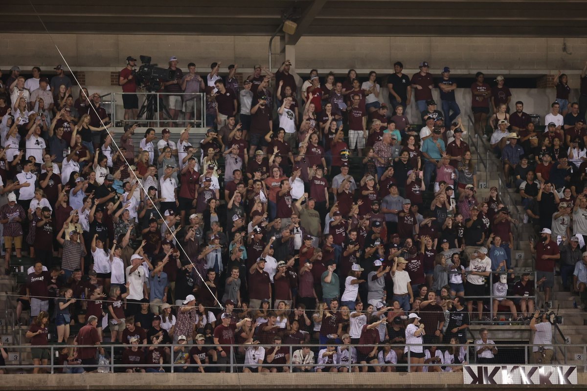 AggieBaseball's tweet photo. The 12th Man was ⚡️electric⚡️ tonight!

6⃣,9⃣7⃣2⃣ strong!

#whoopcity #gigem https://t.co/sDF220cpzL