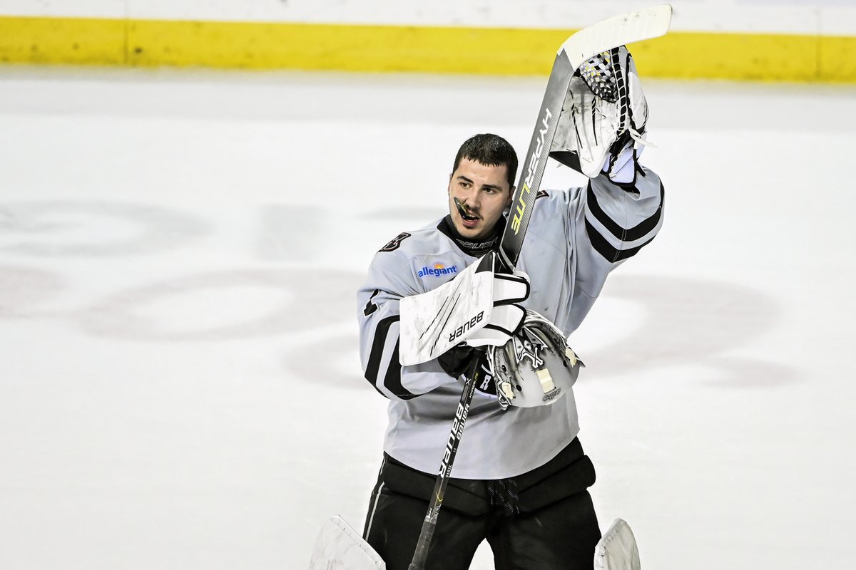 mattgadephotog's tweet photo. PHOTOS from the @RapidCityRush 3-2 win (via @RCJournal) https://t.co/cgsiMHelX0 https://t.co/blWoqUZVzs