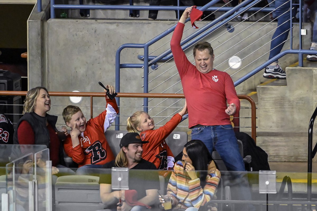 mattgadephotog's tweet photo. PHOTOS from the @RapidCityRush 3-2 win (via @RCJournal) https://t.co/cgsiMHelX0 https://t.co/blWoqUZVzs