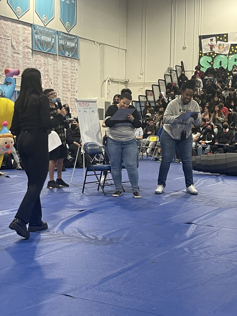 bfd_queen's tweet photo. Ren Rally Fun 🤩 Congratulations to our 1100 plus who were celebrated and recognized. Keep up the Good Work! Finish the strong🖤💙 https://t.co/UB9KQ1e2j7