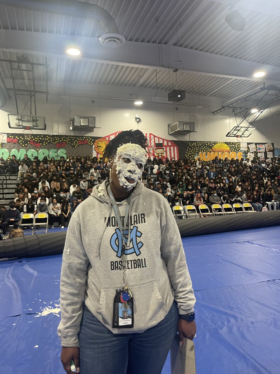 Ren Rally Fun 🤩 Congratulations to our 1100 plus who were celebrated and recognized. Keep up the Good Work! Finish the strong🖤💙