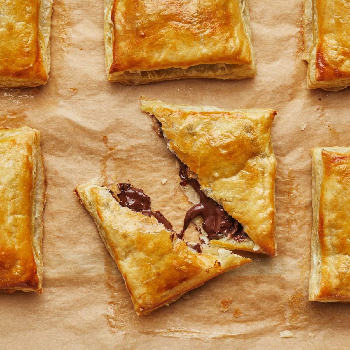 bonappetit's tweet photo. 53 easy desserts for those last-minute sugar cravings. https://t.co/K4Ly12TdCE https://t.co/B0XW3hVfEp