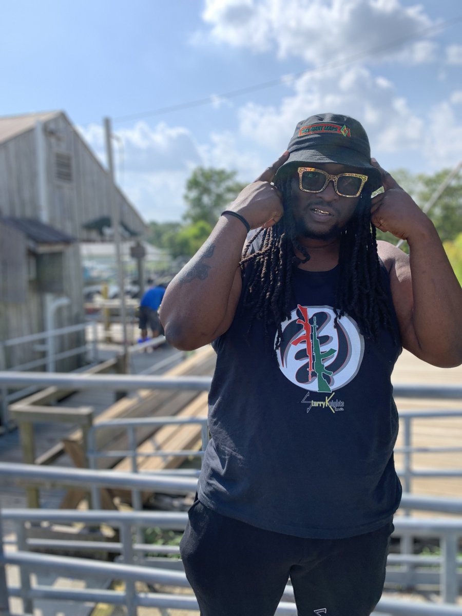 Mj_The3rdPick's tweet photo. Checkout my lifestyle brand, @SKApparelCo I promise, while you’re wearing it nobody will save bae from the great flood but you. #StarryKnights #TakeGiantLeaps https://t.co/Gh8ksz8bNz https://t.co/g1pMhQYNvH