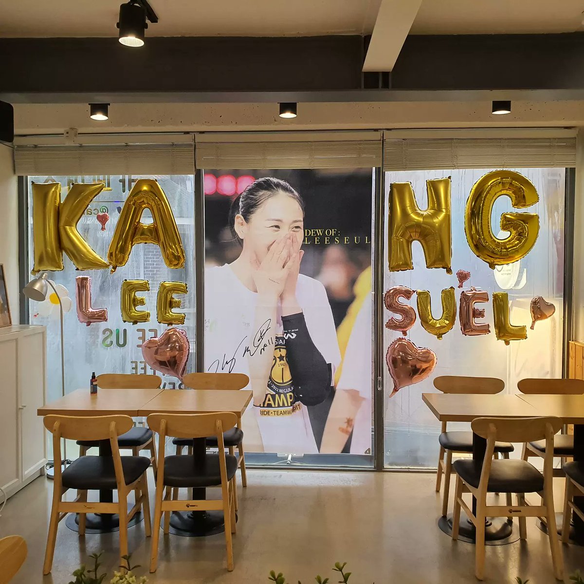 dew_of_leeseul's tweet photo. DEW OF: L E E S E U L
강이슬 선수의 첫 통합우승 &amp; WNBA 진출을 축하하는 카페 이벤트가 진행중입니다!

많은 관심 부탁드립니다.

#이슬이의_색으로_채울_앞날을_기대해
#이슬선수의_새로운_도전을_응원합니다
#first_and_best_Leeseul

#강이슬 #WNBA #여자농구 #통합우승 https://t.co/camVAuDfMF
