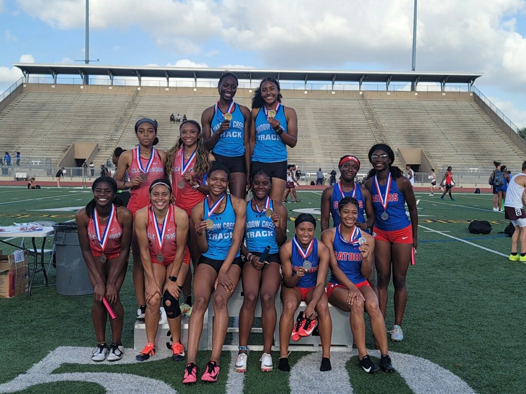 SharkTrackSCHS's tweet photo. Congratulations ladies! 4x1 (MackenzieCollins, Sydney Brant, Aleia Peters, Nia Parks)🥇 4x2 (Mykler Roderique, Kamryn Debose, Aleia Peters, Mackenzie Collins)🥈 4x400 (Madyson Thurmond, Amaya Kennison-Jenkins, Jayda Love, Nia Parks)🥇 https://t.co/ebbXhU06PJ