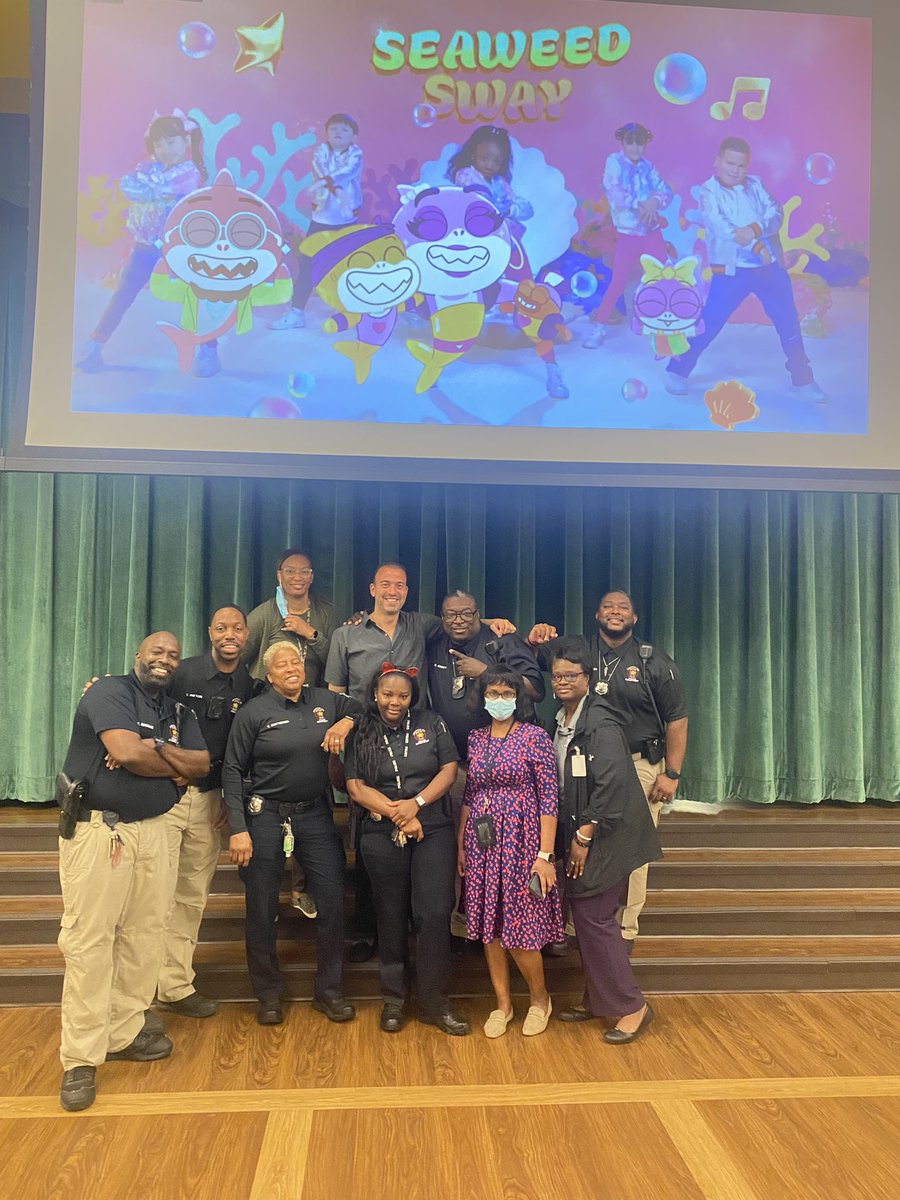 FonwoodECC's tweet photo. @FonwoodECC had so much FUN with the PHENOMENAL @HISDPDCORE and @Nickelodeon @nickjr Representative ENJOYING the #SeaweedSway 🦈 with #SharkiB💜
@WrapFonwood @ESO3_HISD @Erwin_Garcia_ @ShanedraBurkha1 @diva_literacy @HISDFACE @HISDECH @TeamHISD https://t.co/Ag4kzAj5PQ