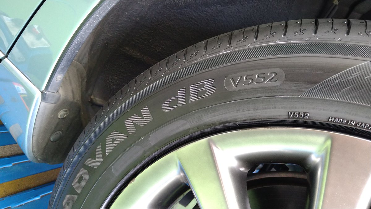TG_MACHIDAHILLS's tweet photo. スタッドレスタイヤからの履き替えと同時に
#ECOS #ES31 から #ADVAN #dB #V552
205/55R16 91Wを装着させて頂きました✨
とても静かな乗り心地で、
ドライブを楽しんで頂けると思います✨☺️
🚗空気圧点検お待ちしております🚗
#トヨタ
#ブレビス
#ヨコハマタイヤ
#タイヤガーデン
#町田ヒルズ https://t.co/p14UgWctkg