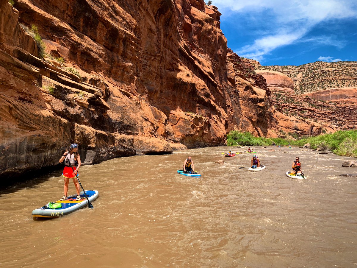 WestEndColorado's tweet photo. Thank you, Mother Earth 🌎, for providing us with so many wonderful resources to bring smiles to our faces! We ❤️ you! 

Wishing you all a wonderfully adventurous Earth Day weekend!

📸: @NolaSvoboda/@sanjuansupco 
🏜: Hanging Flume
📍: Uravan, CO

#westendcolorado #findyourwild https://t.co/iVwZcTj6IM