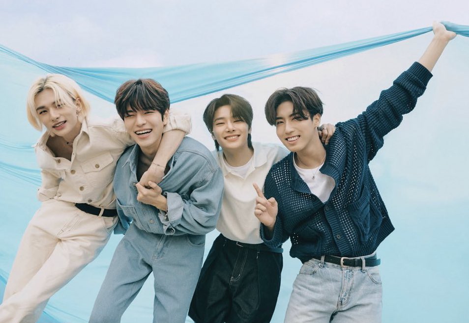 skzinfoespmx's tweet photo. Más fotos de Stray Kids para la revista 1st look x CLEAN

#MANIAC_SKZ #StrayKids @Stray_Kids https://t.co/bswmEnVXbQ