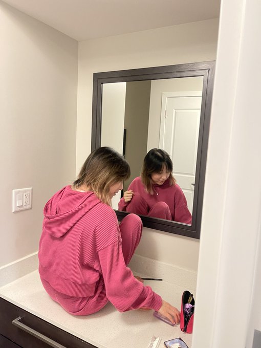 celine is so small watching her do her makeup on the counter makes me feel like a whipped boyfriend https://t