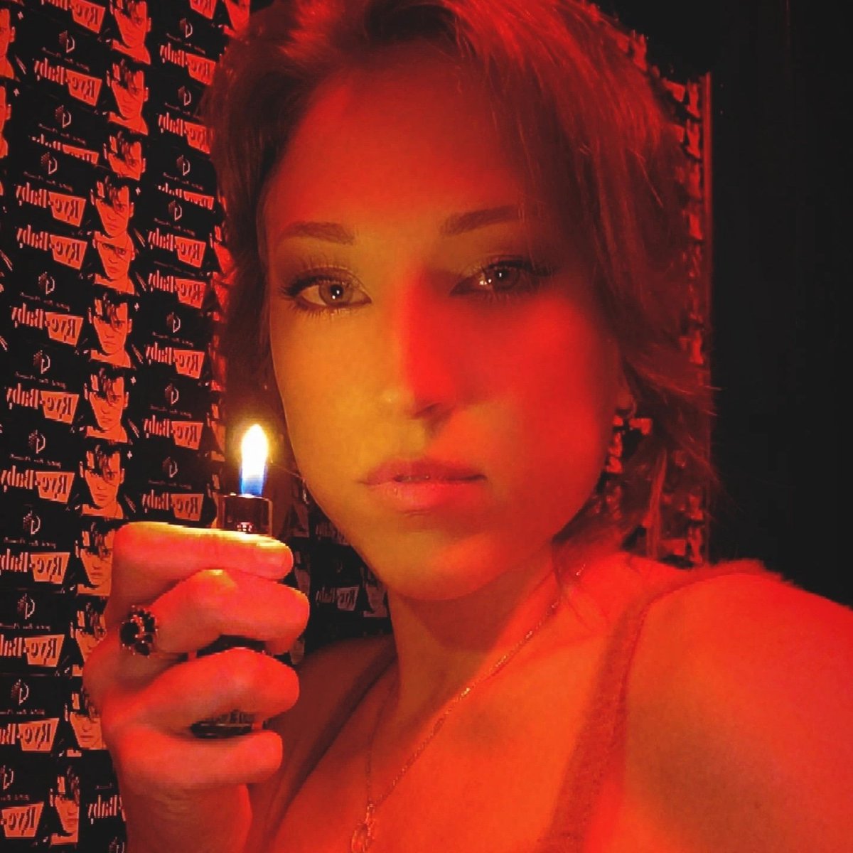 Mary_Aleda's tweet photo. Enter, fulling doxed Mary Aleda 🤑🤑🤑 #NewProfilePic #doxed #fulldox #loz #digitalartist #femalecontent #pyro #nftvibe #nftcommunity #nftwoman #nftsupporter https://t.co/JeL4Y1xnLa