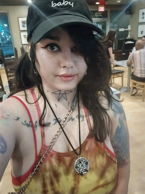 Just got off work #paganwomen #mdlg #pansexual #imbaby https://t.co/ebJMoqsi8A<a href="/tag/paganwomen"class="tags">#paganwomen</a><a href="/tag/mdlg"class="tags">#mdlg</a><a href="/tag/pansexual"class="tags">#pansexual</a><a href="/tag/imbaby"class="tags"><span>#imbaby</span></a>