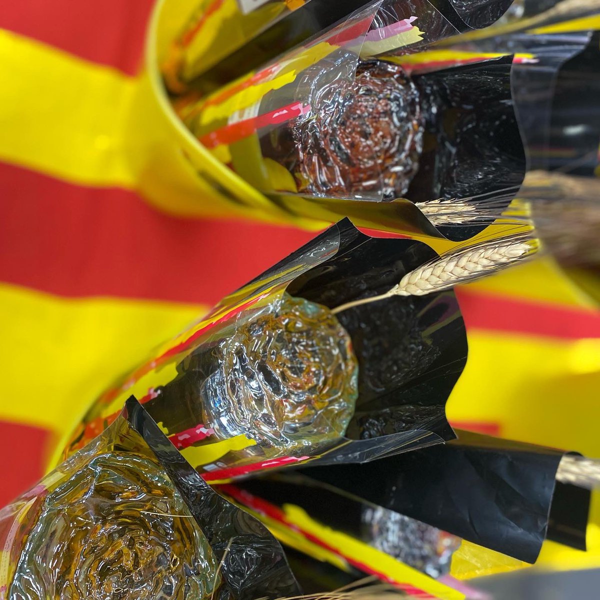 WinePalace_Es's tweet photo. Feliç Sant Jordi 🥂🌹📚🍷

#winepalace #winepalacemoment #cotedesroses #gerardbertrand https://t.co/zZXgDK6jsj