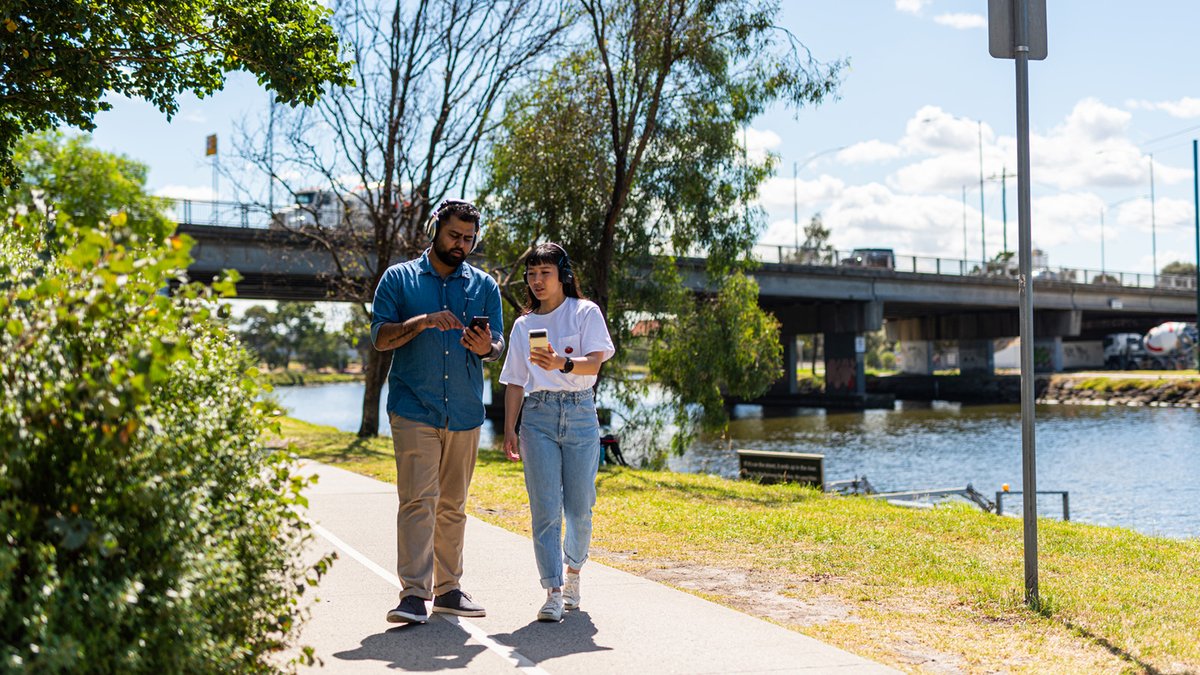 64waysofbeing's tweet image. Take a walk along the Maribyrnong to hear N'arweet Carolyn Briggs and Uncle Larry Walsh share their knowledge about being on Country. 🏞️🌳🌸

Be led along a slow river walk ending at a place of self-discovery and reflection.

#urbanplay #maribyrnong #river #indigenous #knowledge