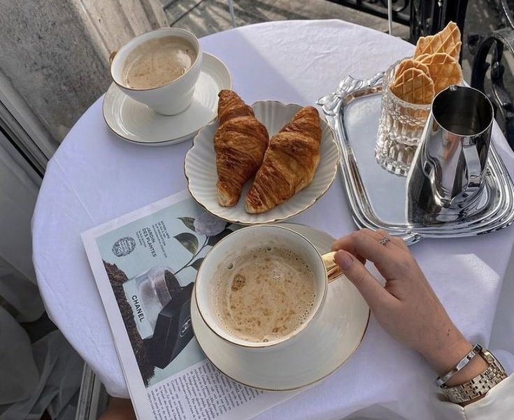 _annnsophie's tweet image. — coffee and croissants for breakfast