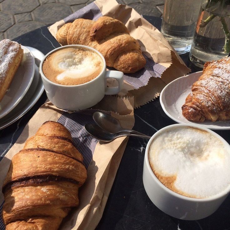_annnsophie's tweet image. — coffee and croissants for breakfast