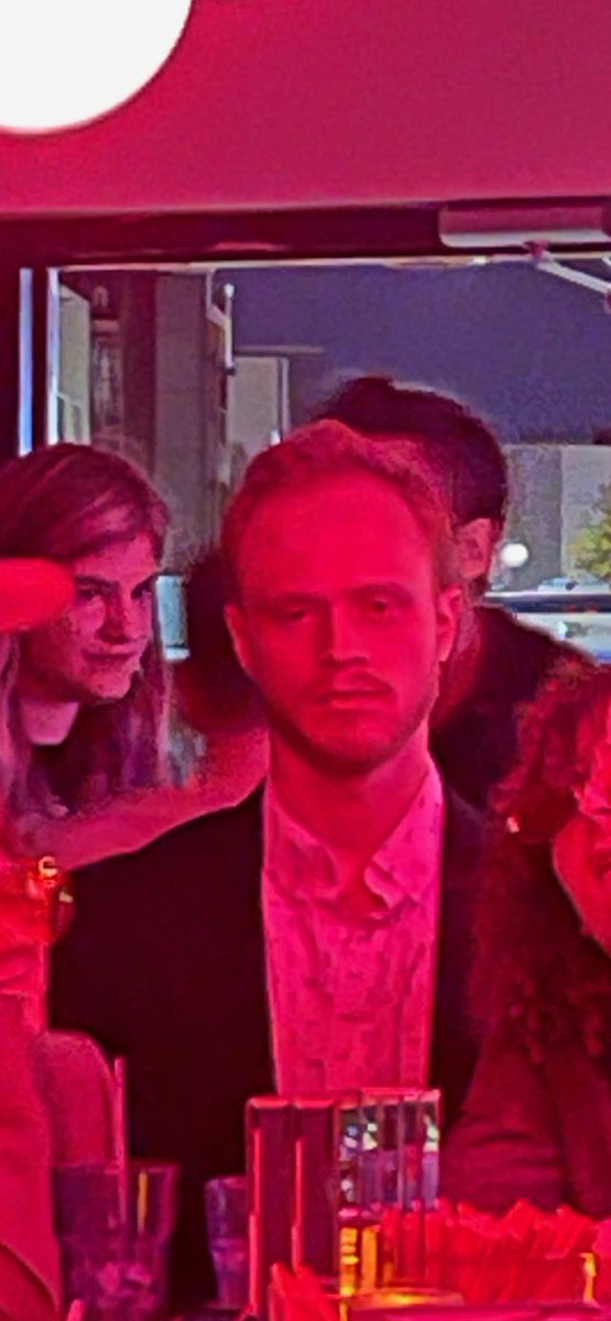 giulianamanc's tweet photo. who is that girl I see
staring straight 
back at me https://t.co/GBKalQWXdy