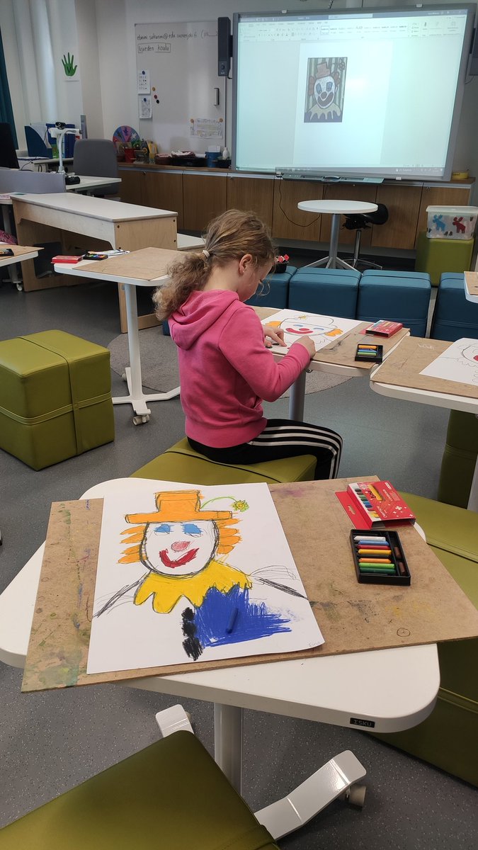 En el último día de nuestros compañeros <a href="/samuelrg78/">Samuel</a> y <a href="/rubensgallardo/">۞</a> en tierras Finlandesas  han visitado una escuela de Educación Primaria donde han interactuado con el alumnado y enseñado algunos conceptos básicos de español <a href="/sepiegob/">SEPIE</a>