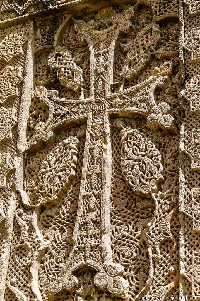 Famous khachkar from Goshavank Monastery, Tavush Province, Armenia.
Khachkars created by carver Pavgos in Goshavank stand out among the rest, dating from 1291, with maker’s name carved in bottom left star, which is one of most intricate examples in existence. 

#archaeohistories