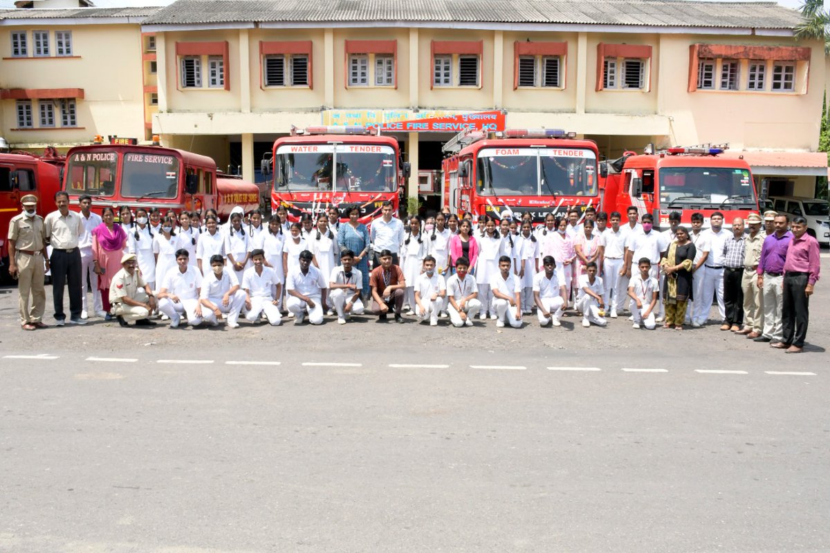 jitendra_narain's tweet photo. #FireServiceWeek2022 #Concluding || Tour cum Awareness along with demonstration for school children from various Schools of Port Blair. Approx. 60 students participated.
#AzadiKaAmritMahotsav
@MediaRN_ANI 
@DGPANIslands  
@Andaman_Admin https://t.co/noxs2gfx4K