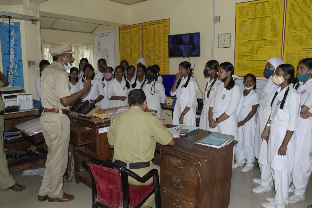 jitendra_narain's tweet photo. #FireServiceWeek2022 #Concluding || Tour cum Awareness along with demonstration for school children from various Schools of Port Blair. Approx. 60 students participated.
#AzadiKaAmritMahotsav
@MediaRN_ANI 
@DGPANIslands  
@Andaman_Admin https://t.co/noxs2gfx4K