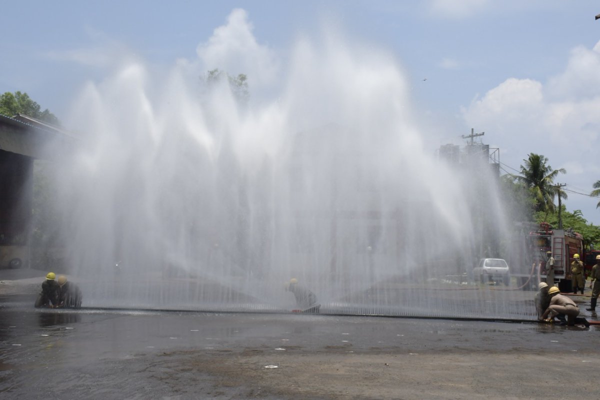jitendra_narain's tweet photo. #FireServiceWeek2022 #Concluding || Tour cum Awareness along with demonstration for school children from various Schools of Port Blair. Approx. 60 students participated.
#AzadiKaAmritMahotsav
@MediaRN_ANI 
@DGPANIslands  
@Andaman_Admin https://t.co/noxs2gfx4K