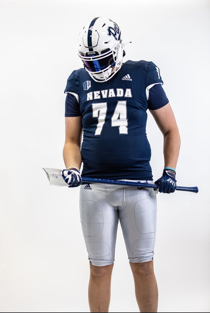 EsmonRj's tweet photo. Thanks to @CoachKWils @CoachDSage @Coach_Nady @Vai_Taua @jace_parker52 @NV_AlecWatt and the rest of the staff for having me 🐺🐺! @MCPFootball @BrandonHuffman @coachkeith_1k @KSBYSports @LJ_Reyna @NickWilsonTrib @JBaileySMSports @ThePrepSN @PrepRedzoneCA @PAGMETER @SBLiveCA https://t.co/4tAGanidNn