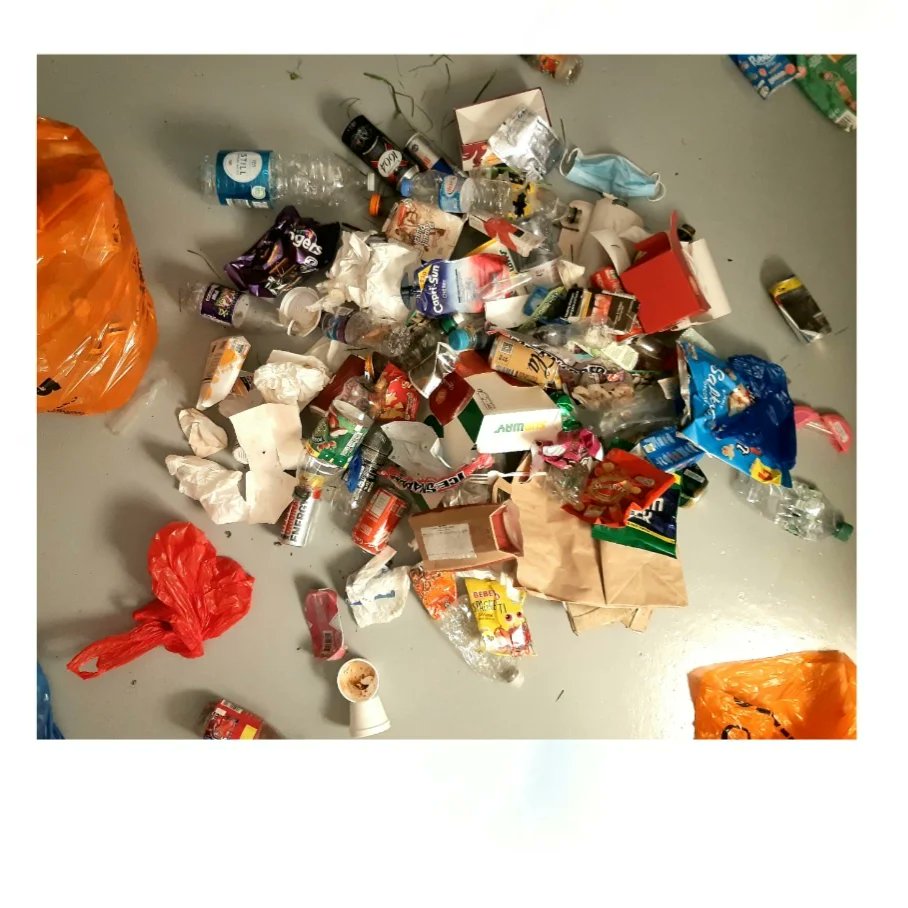 NwoodJunkAction's tweet photo. Studio Practice;the making of the Junk-Artwork
selection of discarded materials picked from South Norwood Recreation Ground 22.04.2022
#NorwoodJunction #SouthNorwood #publicinstallation#artsculpture #discarded #parklife #recycle #communityproject#litterpicking 
#workinginprogres https://t.co/SOxXwEQ72P