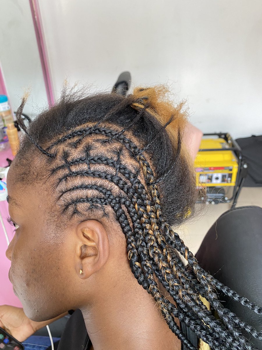 AbonFavor's tweet photo. Cornrows 😍

Pls RT and patronize me 
Shop 085, block f4, Albarka complex 
WALK-INS are not allowed, APPOINTMENTS only pls 🙏 https://t.co/WiSHPtYFZT