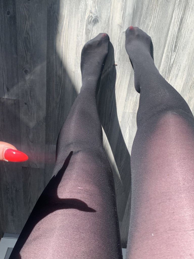 Mistress_Lena2's tweet photo. #sklave #fussvolk #zahlsau #Loser #nylonsklave #mistress #moneydom https://t.co/mXr9PhG02b