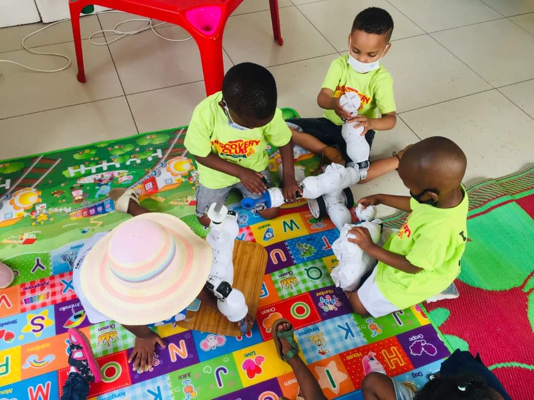 At DI Africa we engage our students through the following STEAM programs:Coding,Programming,Computational thinking, Makerspaces 3-D designing and printing, Machine learning, Robotics &amp; robotics programming and other activities that promote Creativity
#DIAfrica
#STEAMEducation