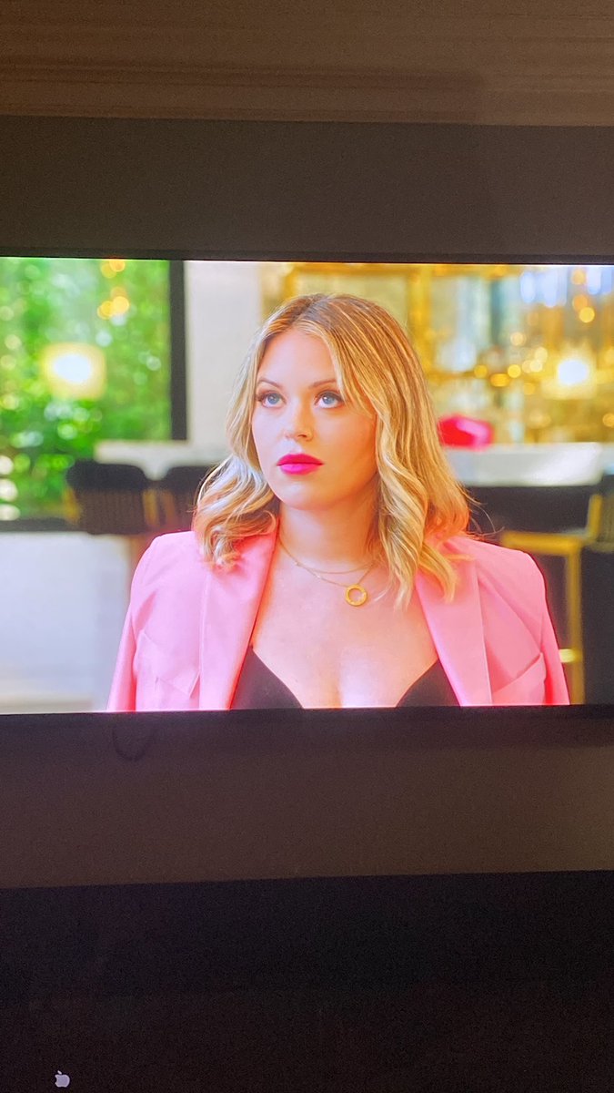 hoeswitharose's tweet photo. I didn’t think it was possible but this woman is making Davina look like a rational queen. go get ur camera time elsewhere girly, you make no sense #SellingSunset #sellingsunsets5 https://t.co/UHEy6bzOtg