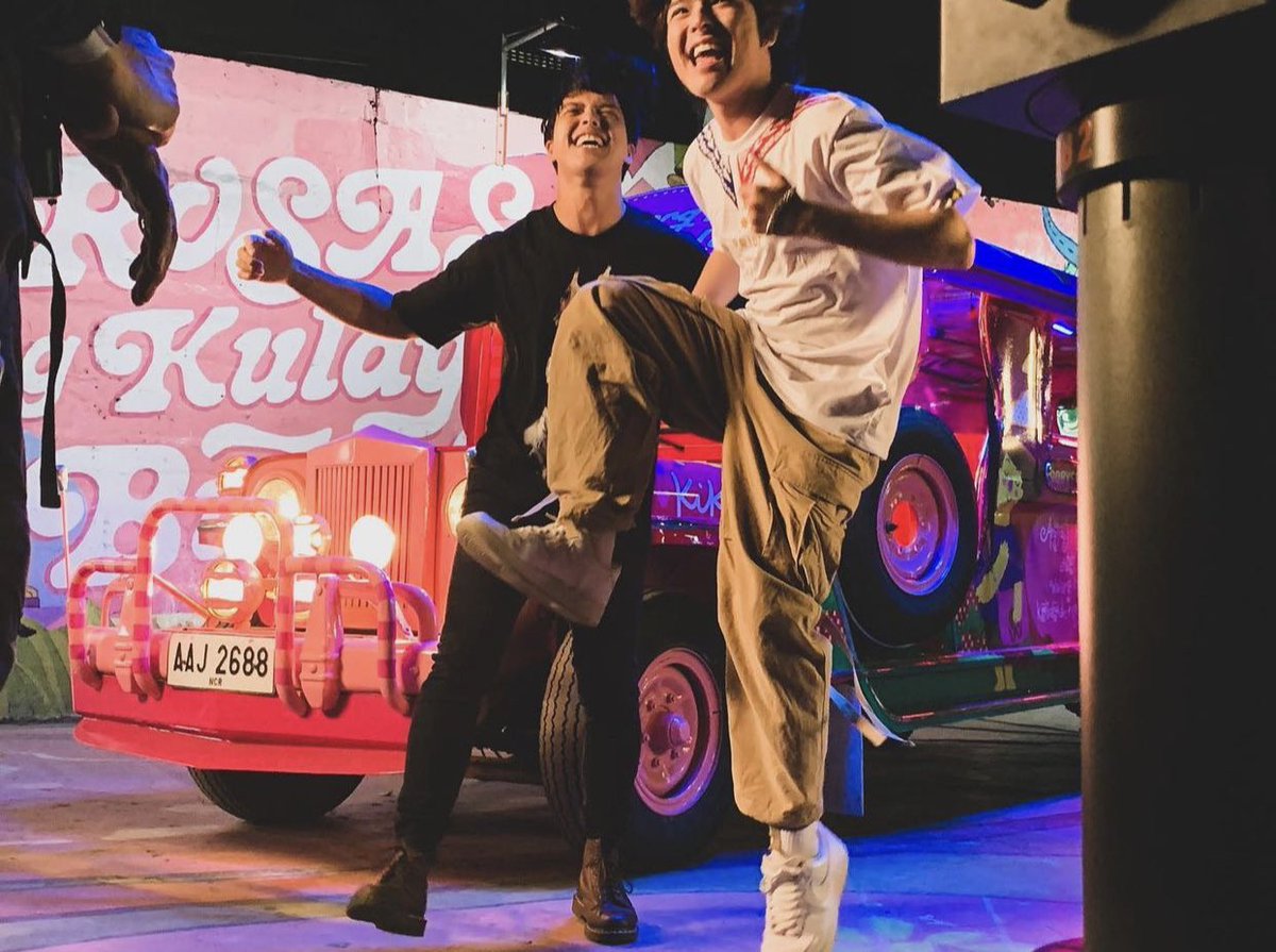 tahumcrafts's tweet photo. Proud of you 💖

📸: prunksinatra
#LeniKiko2022
#ElmoMagalona | @SuperElmo https://t.co/53rR7JkdVQ
