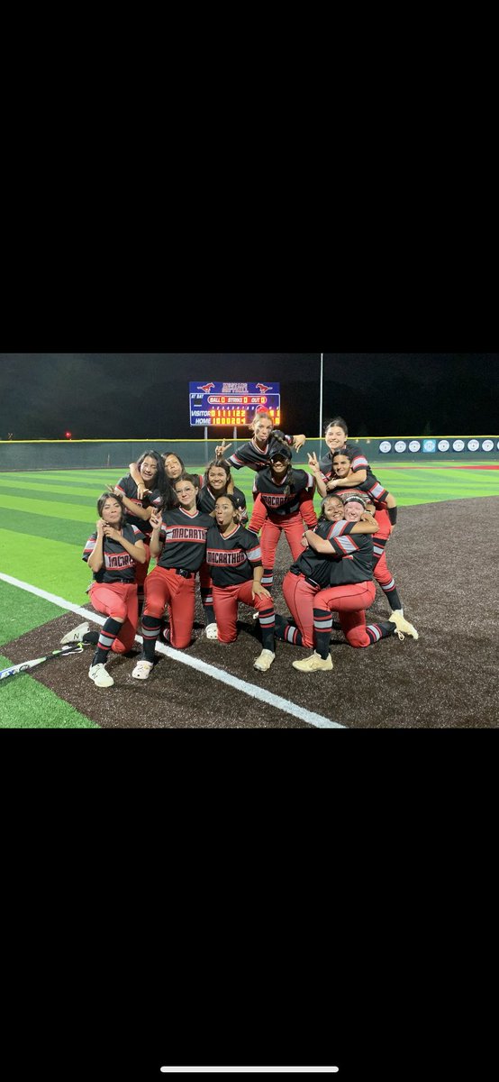 TandyGarrett7's tweet photo. We are playoff bound!! @MacArthurCardSB https://t.co/ZRKfjyvfNW