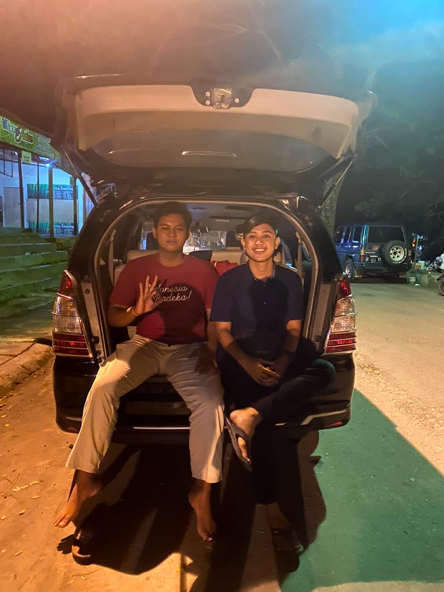 RidwanF252's tweet photo. Sahur bersama⚡ https://t.co/Trex4DK9Aw