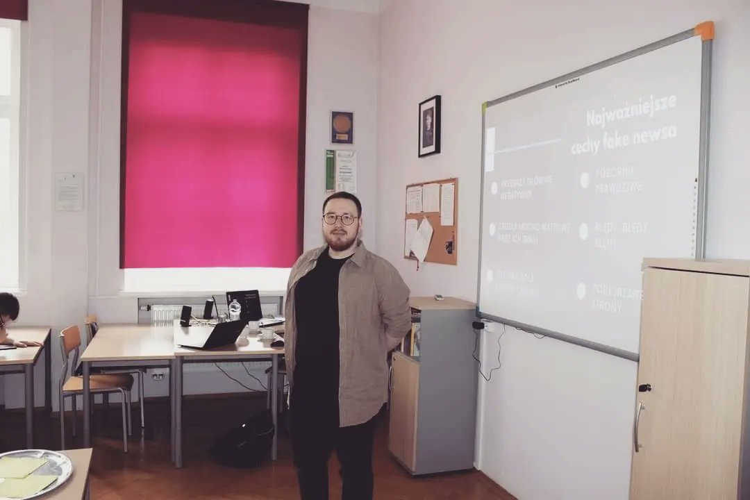LMK_Wloclawek's tweet photo. 1/Od piątku, 2️⃣2️⃣ kwietnia przez kilka tygodni będziemy gościli w LMK studentów z Państwowej Uczelni Zawodowej we Włocławku, @mediacheckpl. 🤓🧑🏫💼
#mediacheck #PUZWłocławek #factchecking #fakenews #manipulacja #media #warsztaty #informacja #szkoła #school #edukacja #education https://t.co/7m9ifcC9fq