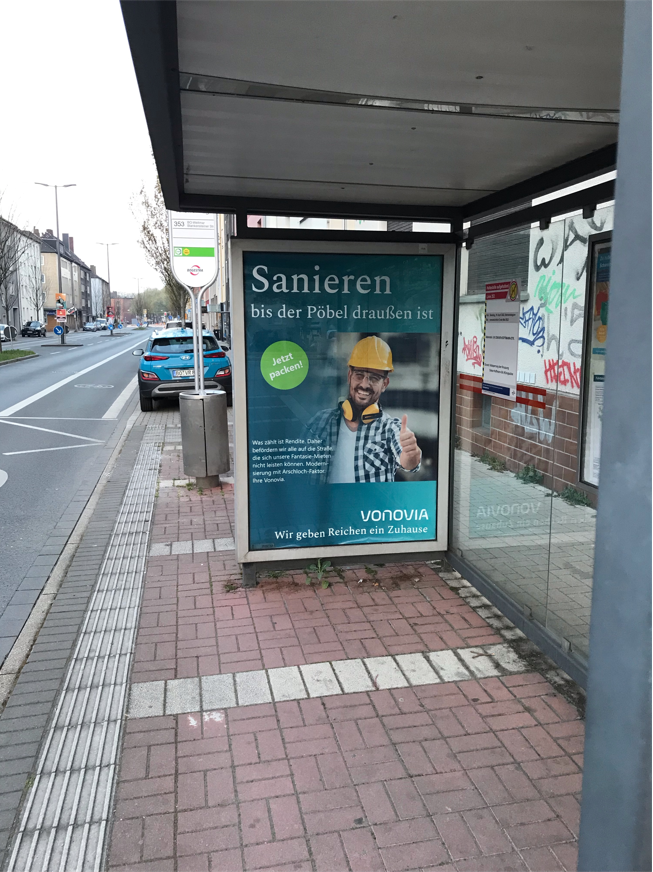 eg__bo's tweet photo. Huch, diese Werbekampagnen werden aber auch immer ehrlicher 👀
Bis später bei der Demo ;)
#NoVonovia #bo2304 https://t.co/ogfRmF2w04