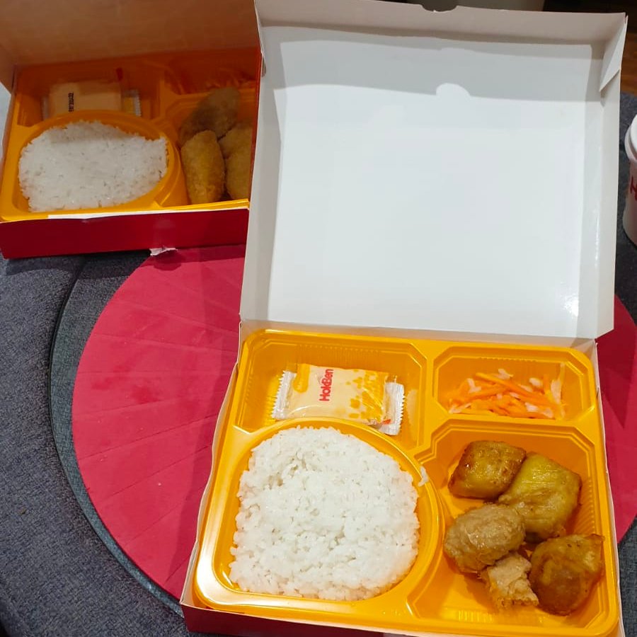 threadgrabfood's tweet photo. menu sahur impulsifku karena jam segini udah laper bgt, thankyem grabfood!! 😖🫶 https://t.co/jqFO3Ox22F