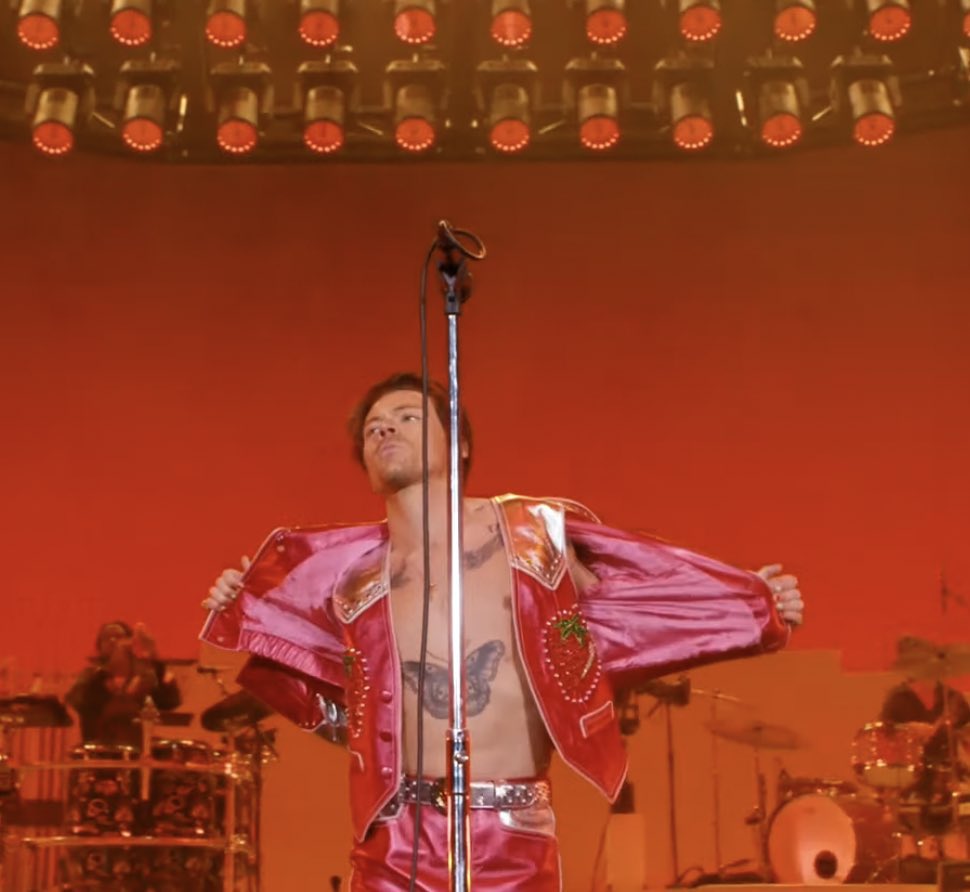 Harry on stage tonight at #Coachella