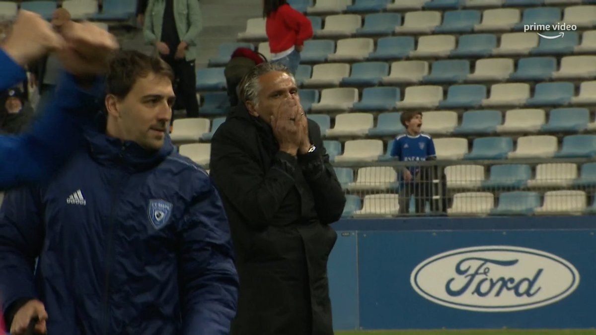 La joie et l'émotion de Régis Brouard au coup de sifflet final hier soir entre le SC Bastia et le Paris FC