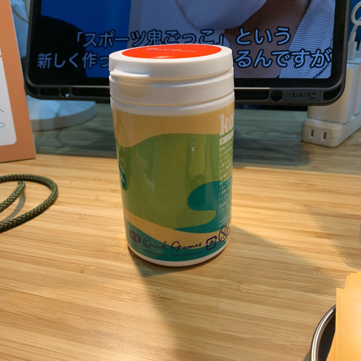upgss's tweet photo. 再び #oinkgames さん。私たちがいっぱい遊んだ缶けりをパッケージにするのってホント素晴らしいことだよなぁと思うのです。缶がそのままパッケージになってますが蹴った時の音も良いそうですよ😊
#ゲームマーケット2022春 
#kankeri https://t.co/Fmj6zLvsHN