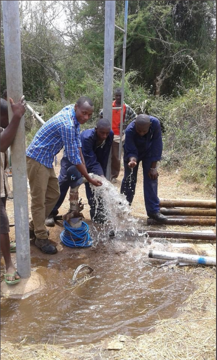 AtwinEngLtd's tweet photo. Water is life. We love to see it.
#Atwindelivers #MasculinitySaturday #zerohunger #WaterIsLife #EarthDay Othaya Westlands https://t.co/EWlIWMos95