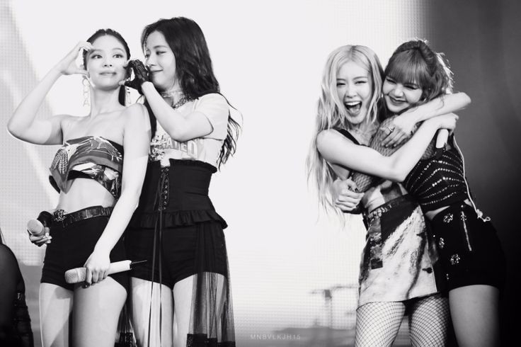 shvtpink's tweet photo. blackpink :< https://t.co/SRl6lUR8q1