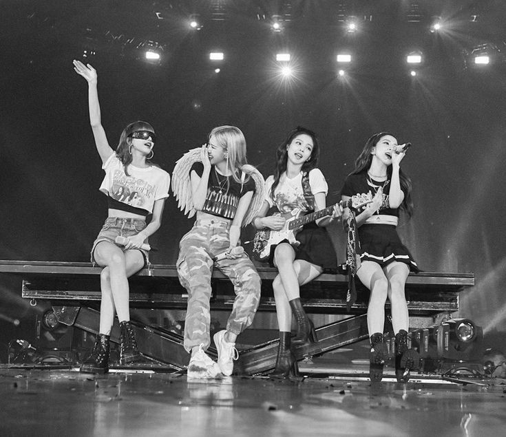 shvtpink's tweet photo. blackpink :< https://t.co/SRl6lUR8q1