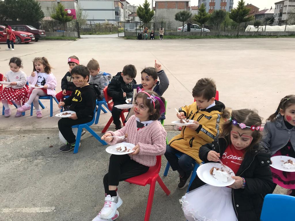 23 Nisan Ulusal Egemenlik ve Çocuk Bayramı Kutlamalarımız <a href="/KadirIRAK5/">Kadir ÇIRAK</a> <a href="/EmineSivri5/">Emine SİVRİ ER</a> <a href="/mehmetalikatip1/">Mehmet Ali KATİPOĞLU 🇹🇷</a> <a href="/bafra_mem/">Bafra İlçe Millî Eğitim Müdürlüğü</a> <a href="/samsunmem/">Samsun İl Milli Eğitim Müdürlüğü</a> <a href="/bafrakaymakam/">Bafra Kaymakamlığı</a>