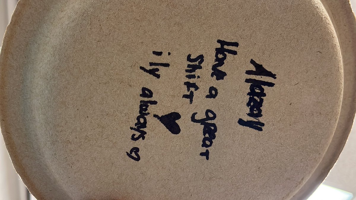 alazaymoore's tweet photo. @marruffooo @angiexisa Ik the girl who left me this sweet note with a lunch is not talking rn https://t.co/5aqNNph9Iq