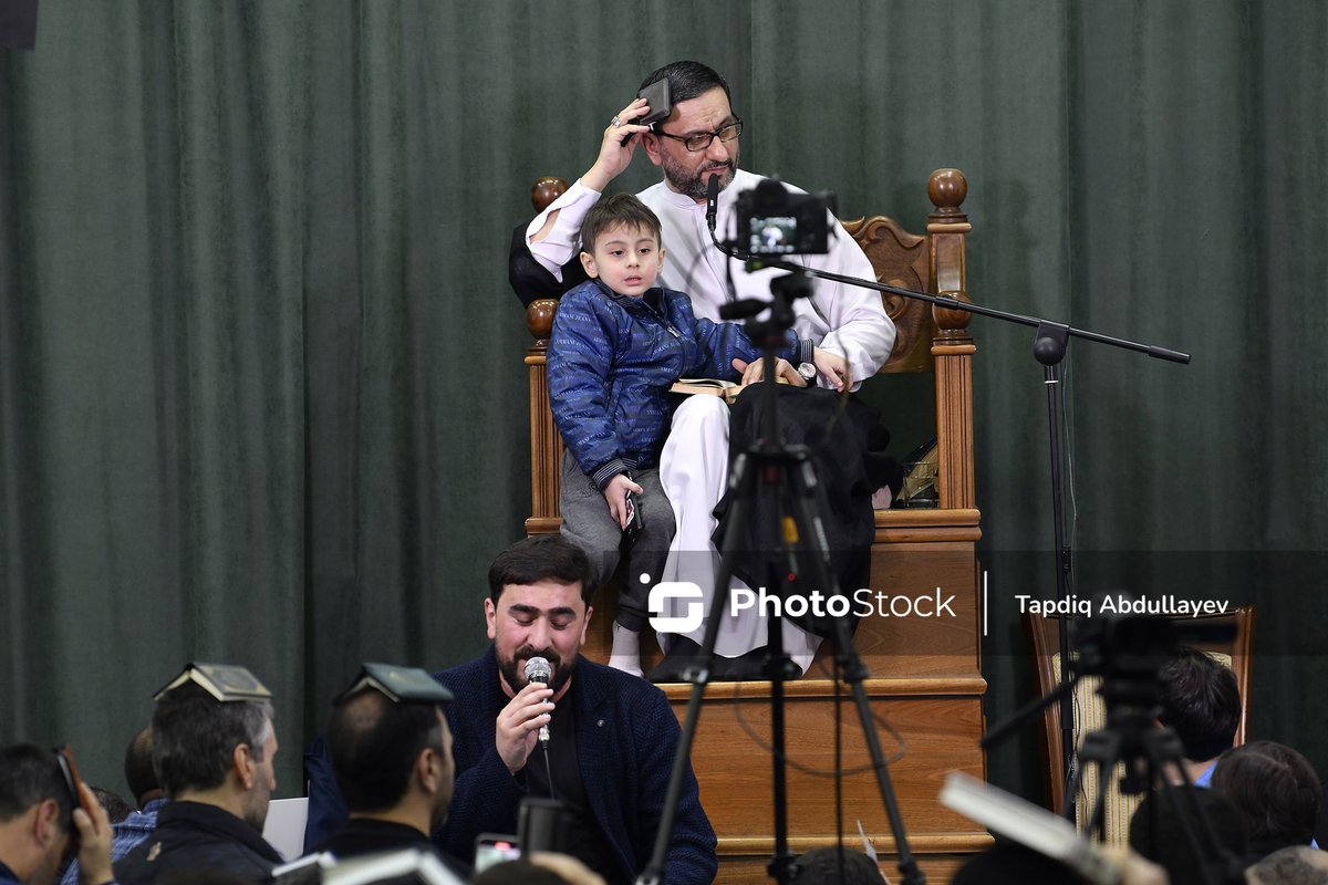 PhotoStockaz's tweet photo. "#MəşədiDadaş" məscidində ikinci #qədrgecəsi: 23 aprel 2022
The #second #nightofQadr at #MashadiDadash #mosque in Baku: April 23, 2022
#Azerbaijan, #Baku Photo: Tapdiq Abdullayev #PhotoStock
#məscid #din #islam #muslims #islamic #muselman #mosque #namaz #dua #ramazan #müsəlman https://t.co/bR7uEm7KrO