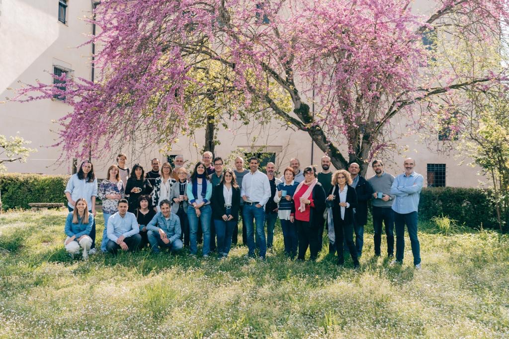 GuitartMoises's tweet photo. IRE @univgirona 2022 !! @LiberiUdg @greca_udg @GREPAI_UdG @udigitaledu @GRES_UdG @diversitat_UdG @CISA_UdG IGESI Cultura-i-Educacio, GR-MUSET, BITACOLA @UdGEducacioPsic  @CatedraTEKHNE @CatedraRSS_UdG @CatedraRP_UdG @UdGRecerca @Red_IIE https://t.co/639b7EVrSk